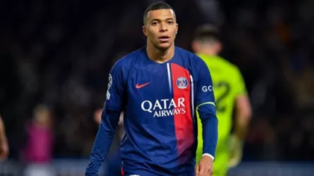 ساحر برشلونة يتوقع فوز مبابي بالكرة الذهبية في هذه الحالة