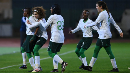 سيدات الأخضر في صدارة البطولة الدولية بثنائية جزر القمر