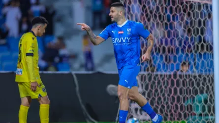 قطار الهلال يطيح بالتعاون.. ويعبر إلى نصف نهائي كأس الملك