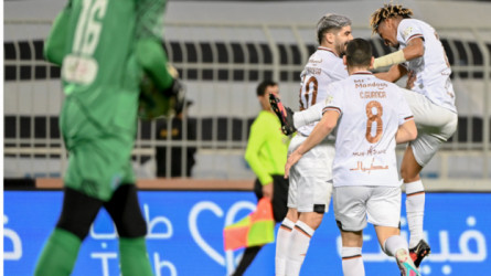 الشباب يهرب عن النصر.. ويتصدر دوري روشن بـثنائية رائعة في أبها