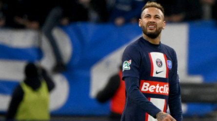  نيمار يقود تشكيل باريس سان جيرمان ضد موناكو في الدوري الفرنسي