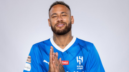 نيمار بعد ضم نيمار .. الهلال يجبر باريس على تفجير صفقة الموسم الكبرى