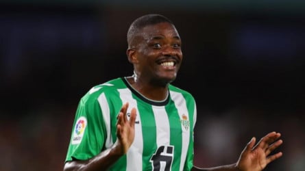 النصر يستغل سلاح رونالدو ويقترب من نجم ريال بيتيس