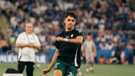 بداية جنونية للكلاسيكو .. الأهلي يضرب الهلال !