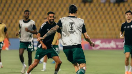 الأهلي يرد بقوة على إهانة جمهور الوصل .. "لافتة مسيئة"