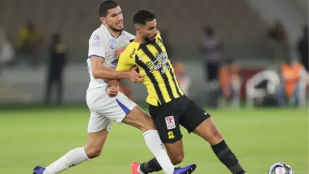 الاتحاد يزيح الهلال من صدارة دوري روشن بفوز مثير على الفتح