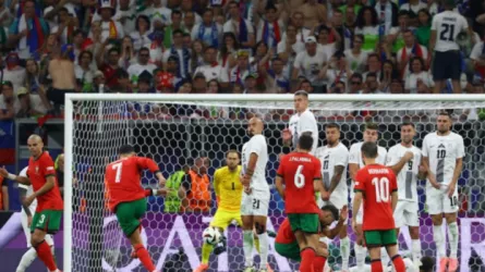  يورو 2024| أسطورة هولندا يسخر من رونالدو: هذه دموع تماسيح