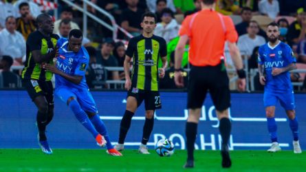 عاجل | تأجيل مرتقب لكلاسيكو الهلال والاتحاد في كأس الملك بسبب خليجي 26