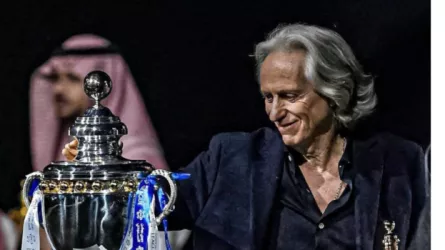 الهلال يتوج بلقب السوبر السعودي للمرة الخامسة في تاريخه