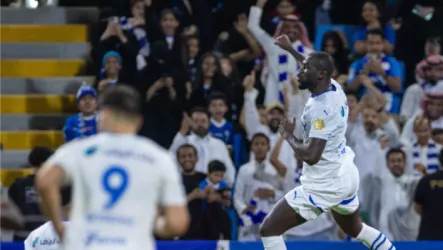 الهلال يطلب موافقة اتحاد الكرة الاستثنائية .. "صفقات كبرى تنتظر"