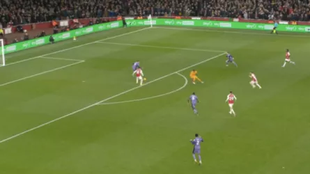 خطأ كوميدي من أليسون يتسبب في هدف غريب بمرمى ليفربول