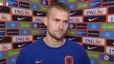 دي ليخت: أستمتع كثيرا بالتواجد في مانشستر يونايتد