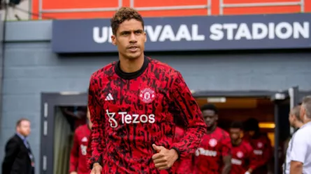 قرار عاجل من مانشستر يونايتد يقرب فاران من الاتحاد