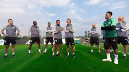 لا نملك إلا الدعاء.. قرار مانشيني مع السعودية يثير قلق الجماهير