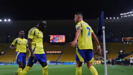 الطريس يثير الجدل ببطاقة حمراء ضد النصر.. لقطة تشعل الجدل