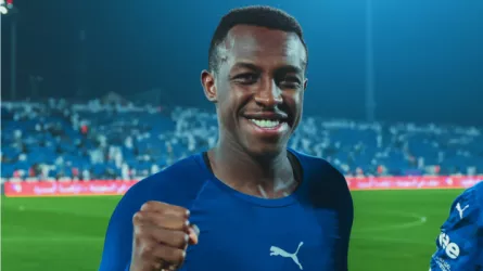 عاجل| هتاف جماعي لسعود.. أزمة نجم الهلال تخيم على السوبر