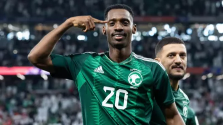  الفتح يغازل نجم الهلال.. طلب رسمي لشراء اللاعب في الصيفية