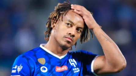 كاريلو بقميص نادي الهلال السعودي