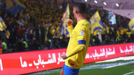 رسميا.. رونالدو يجدد عقده مع النصر حتى 2027