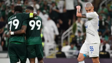 هل تسبب التحكيم في إنقاذ الأهلي من الهزيمة الأولى.. "قرارات مثيرة" أشعلت ملعب الجوهرة