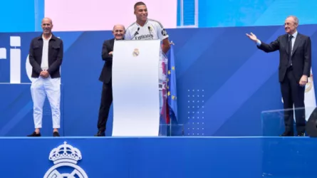 ميسي وأصدقائه السبب.. الأرجنتين قدمت مبابي بأفضل شكل في البرنابيو