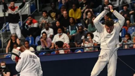 لاعب سلاح الشيش