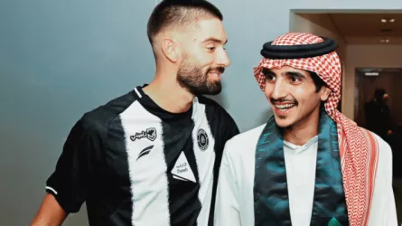 قبل ديربي النصر .. الشباب ينهي إضراب اللاعبين واستقالات في المجلس بسبب المنجم