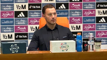 يايسله يكشف أسرار الفوز على ضمك وسر استبدال محرز