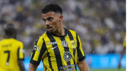 هل استحق الجليدان لاعب الاتحاد الطرد أمام النصر؟.. خبير تحكيمي يُجيب
