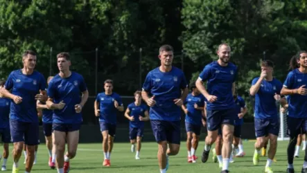  بائع في متجر ووكيل عقارات.. تعرف على أغرب وظائف لاعبي أوكلاند سيتي!