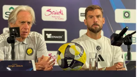 قرار عاجل من خيسوس بشأن مارتينيز قبل مواجهة الأخدود في الدوري السعودي