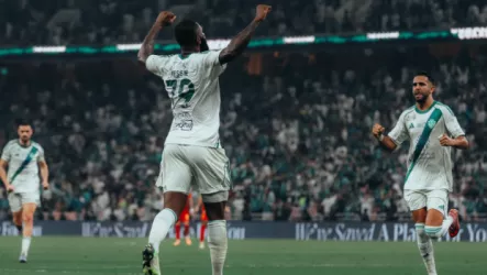  بـ 10 لاعبين.. الأهلي يفاجئ القادسية بثنائية في دوري روشن