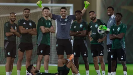  غادر للمستشفى.. نجم منتخب السعودية يتعرض لإصابة خطيرة قبل لقاء العراق