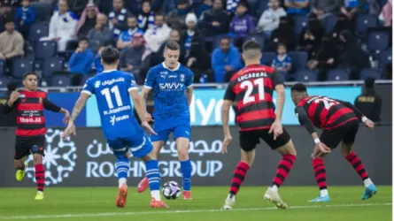 اتحاد الكرة يفاجئ الهلال بقرار صادم قبل مواجهة الرياض.. ماذا حدث؟