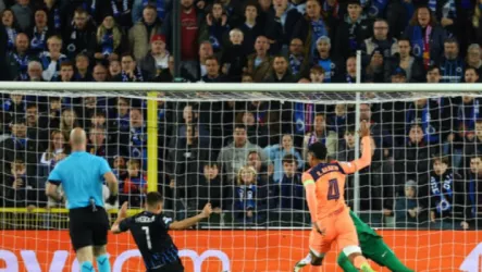 أحكم بنفسك.. هل تعرض كلوب بروج للظلم أمام برشلونة في الأبطال؟