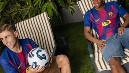  فيديو| برشلونة يكشف عن قميصه الجديد لموسم 2025-2026
