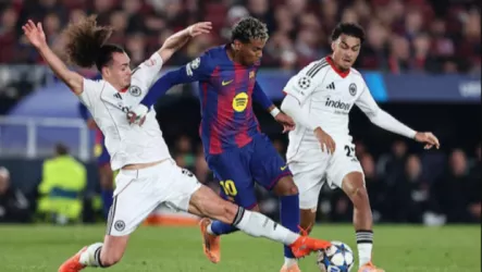 رأس كوندي تنقذ برشلونة أمام فرانكفورت في ليلة كامب نو التاريخية