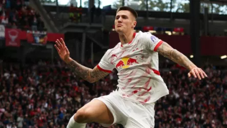 سيسكو يوقع على عقود انضمامه لمانشستر يونايتد