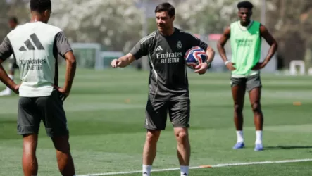 تشابي ألونسو مونديال الأندية.. ماذا قالت الصحف العالمية عن تعادل الهلال أمام ريال مدريد؟