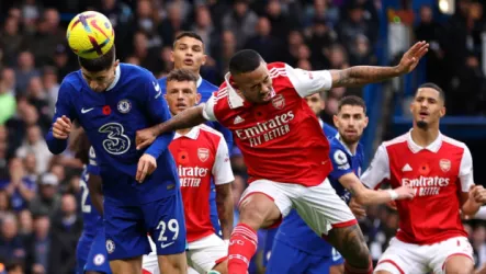 أرسنال يصطدم بتشيلسي اليوم في قمة الدوري الإنجليزي