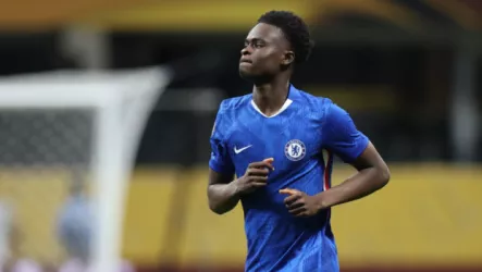 تشيلسي بعد تعالي نجم الشياطين .. الذئاب تغير وجهتها لصغير البلوز