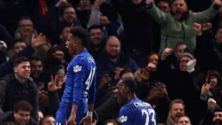 فيديو| ستيفاو يحرز هدفاً لا يُصدق في شباك برشلونة ويؤكد تقدم تشيلسي (2-0)