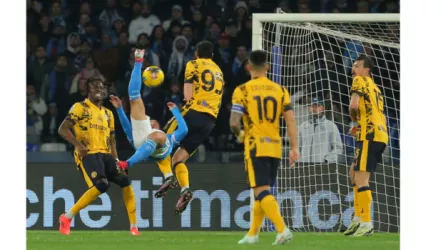  جانب من مباراة إنتر ميلان ونابولي في الدوري الإيطالي