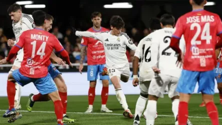 أنشيلوتي يوبخ نجوم ريال مدريد رغم اكتساح مينيرا في الشوط الأول