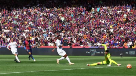 ريال مدريد فيديو| شاهد قوات الأمن تنقذ نجوم ريال مدريد من غضب الجماهير بعد خسارة الكلاسيكو