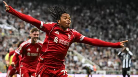  نجوموها يوقع أول عقد احترافي مع ليفربول