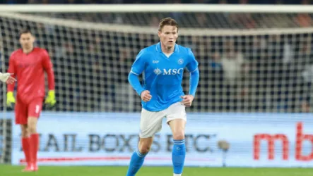 ماكتومناي يطالب إدارة نابولي بالتعاقد مع زميله السابق في مانشستر يونايتد