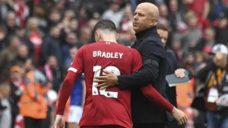 سلوت يتغنى بنجمه الشاب.. ويحلم بمعانقة ذات الأذنين