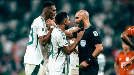  بعد الطرد في ملحق المونديال.. هل يغيب محمد كنو عن السعودية بكأس العرب؟