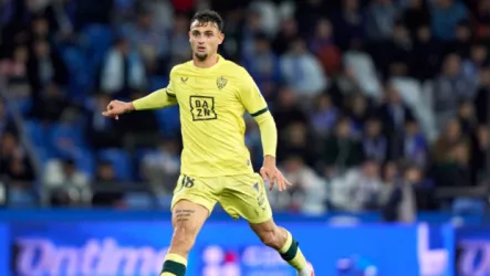 مدافع ألميريا يوقع على عقود انضمامه لأتلتيكو مدريد